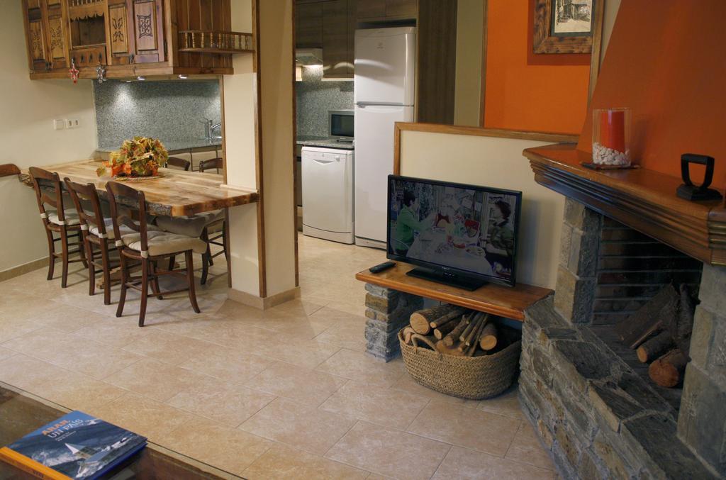 Apartamentos Valle De Aran Mont Zewnętrze zdjęcie