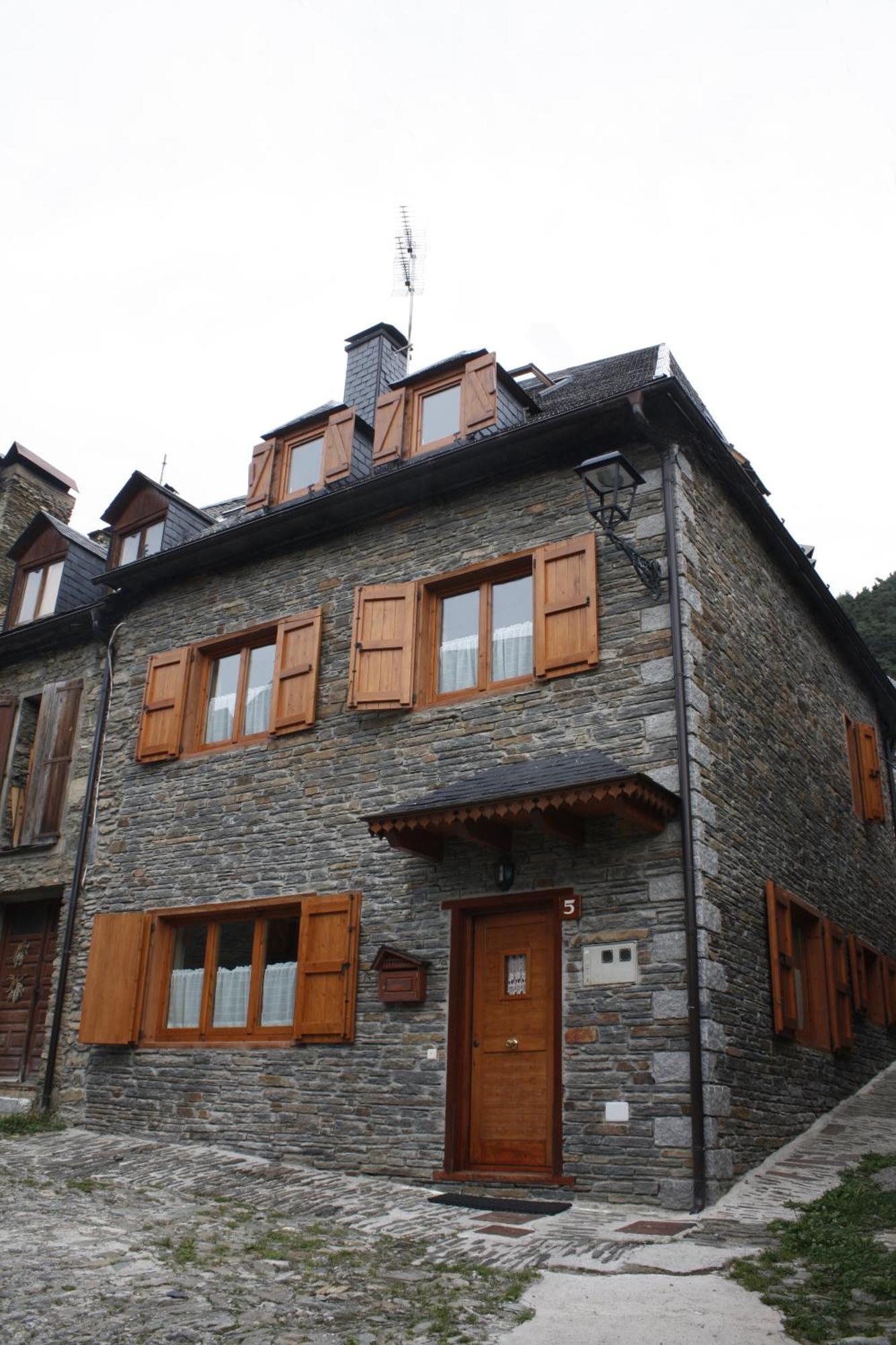 Apartamentos Valle De Aran Mont Zewnętrze zdjęcie